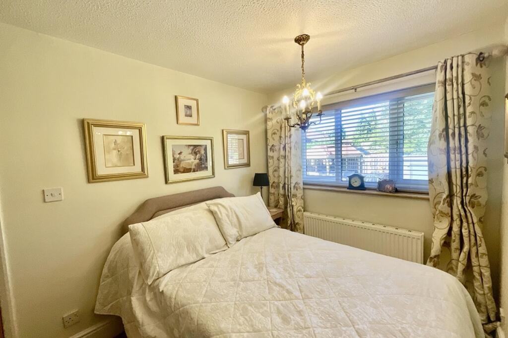 Bedrooom 2 