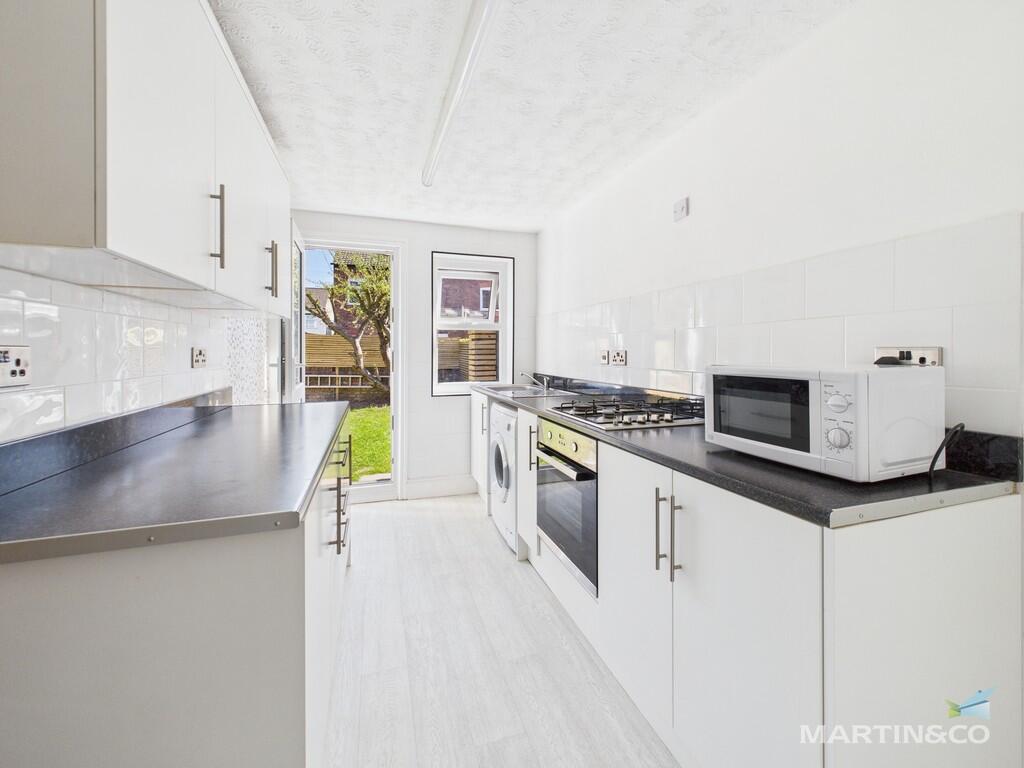 CAM03111G0-PR0295...