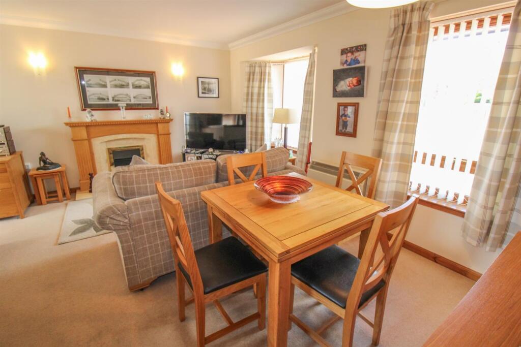 DINING AREA-2.jpg