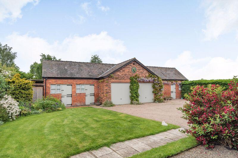 Double Garage/Outbuildings
