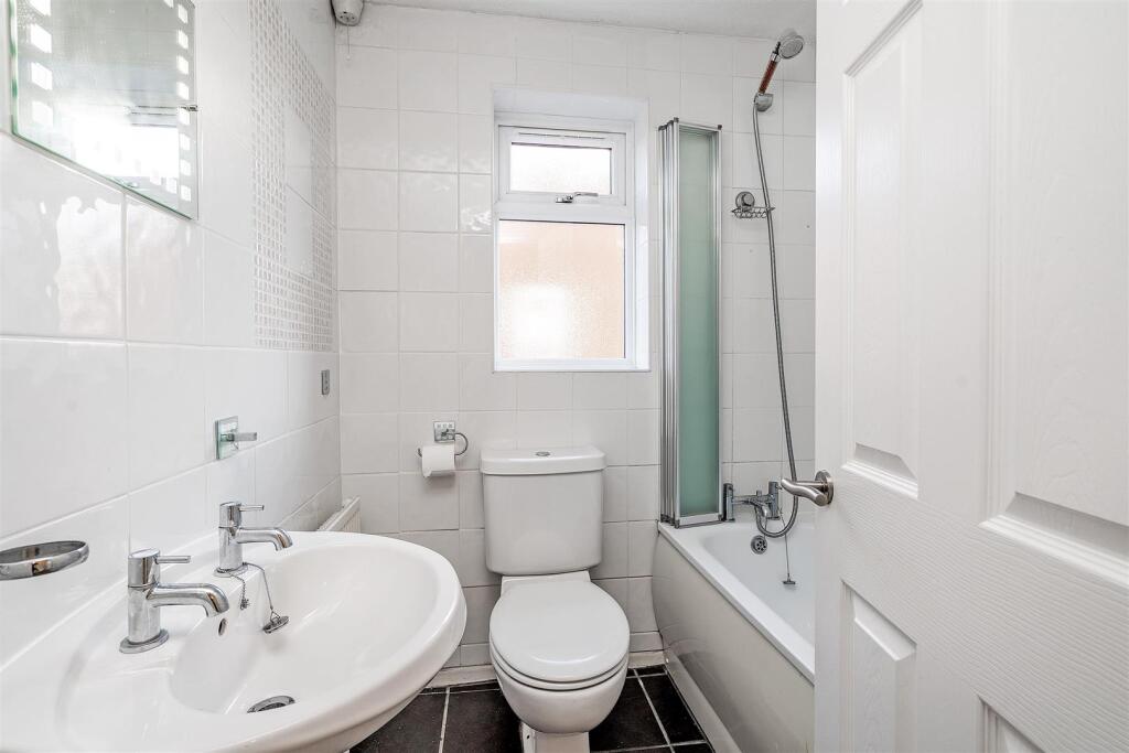 28 Whitemoor Drive-4_lo.jpg