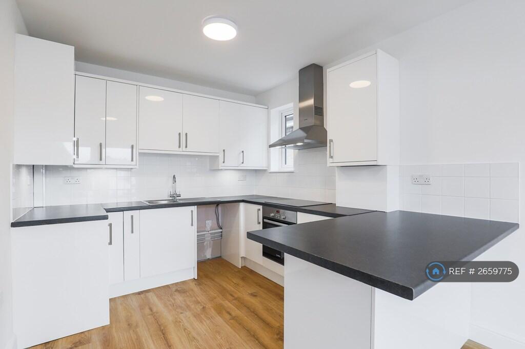 Kitchen &amp; Breakfast Bar