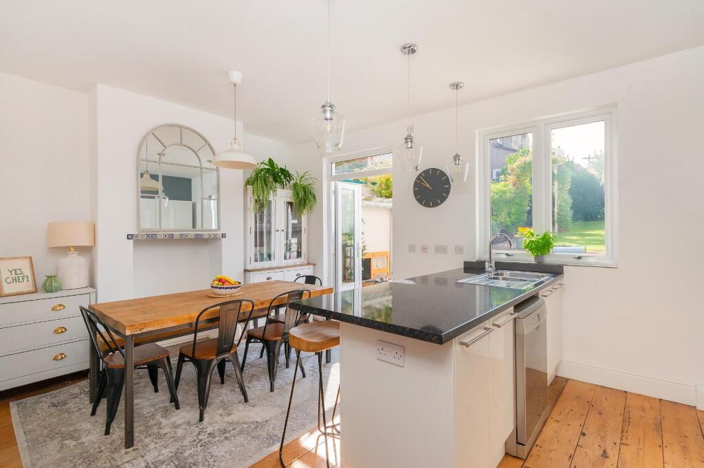 1B1R6BN - Kitchen Diner F.jpg