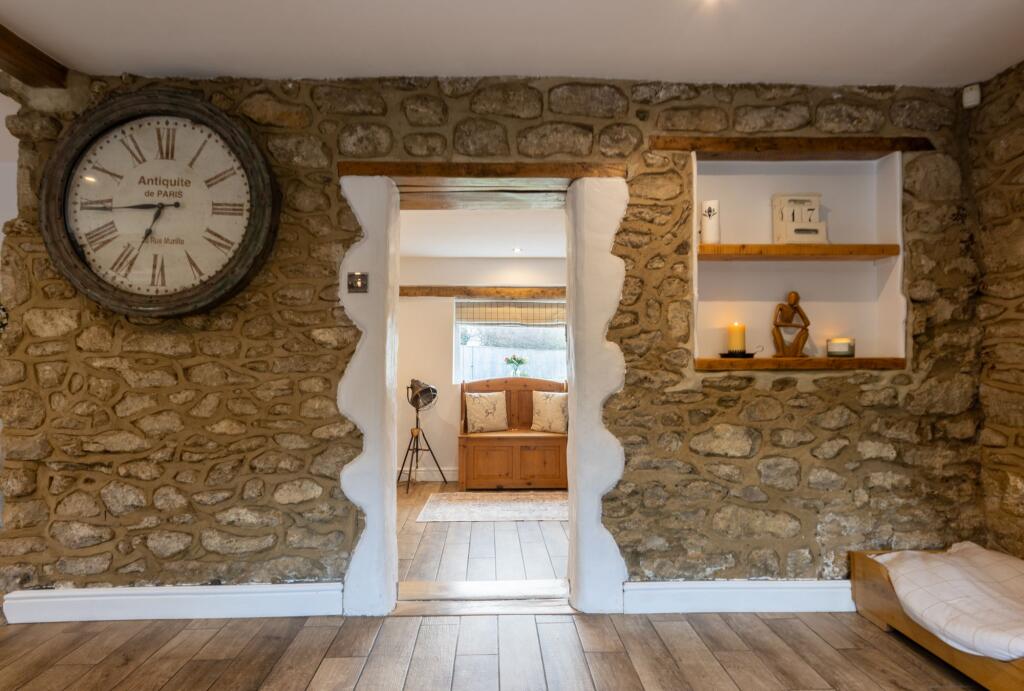 Packhorse, Purton, SN5