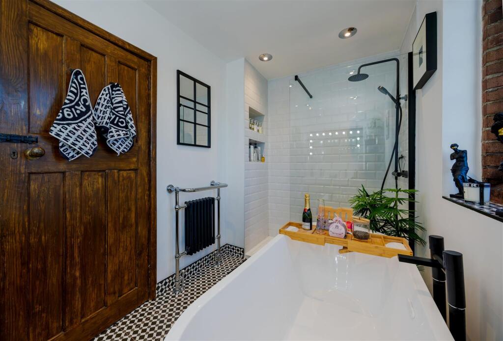 Family bathroom 1.2 SAPL3871-20251125-DxO_DeepPRIM