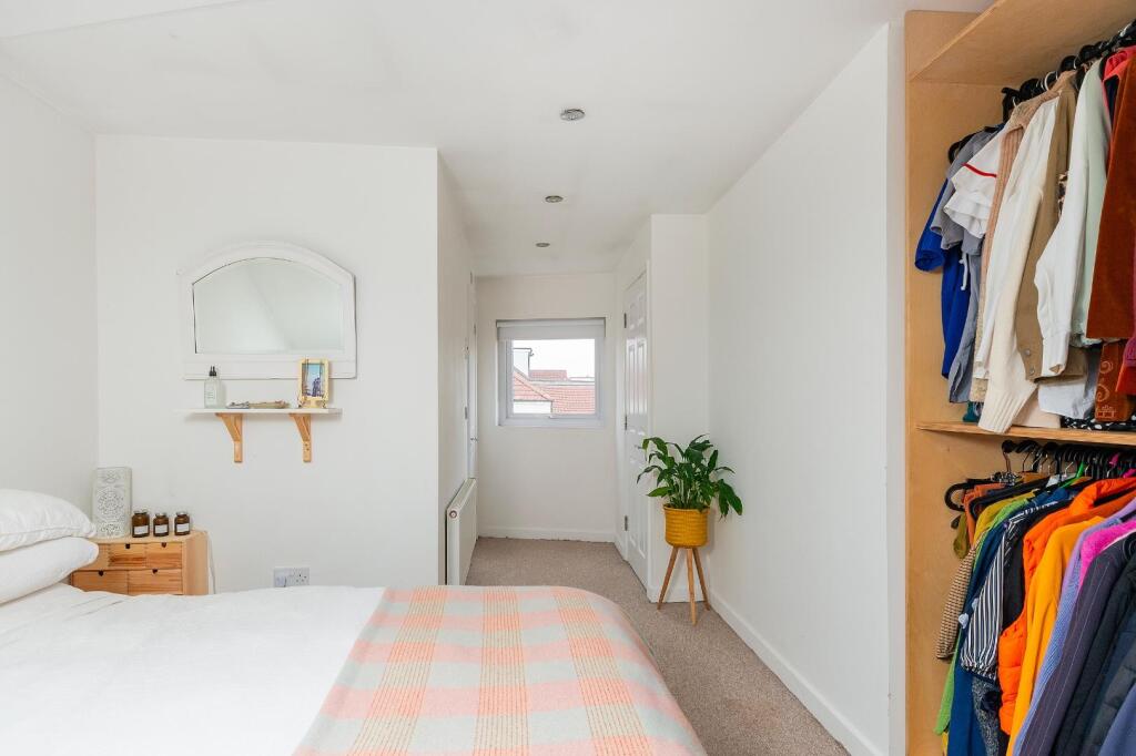 1B7R4BR - Bedroom E.jpg