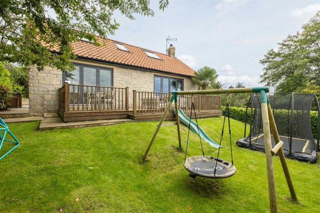 Pickering Hill External-9.jpg