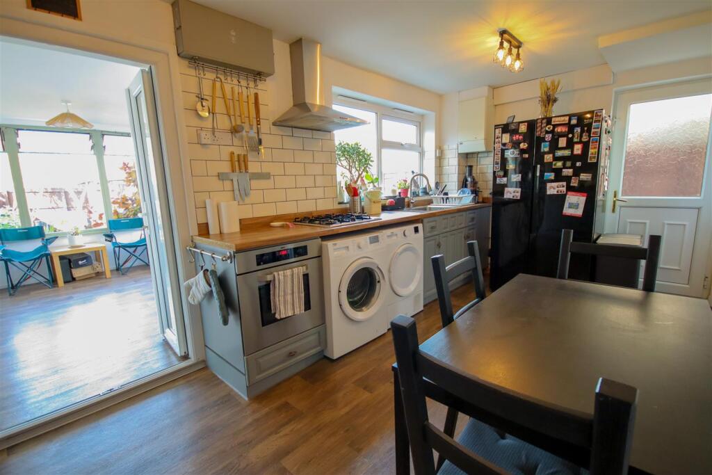 Kitchen Breakfast.jpg