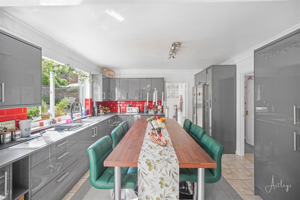 Kitchen/family room