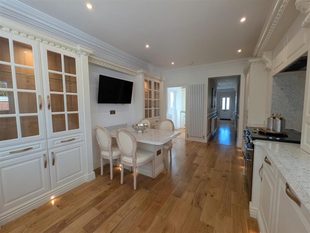 Kitchen/Breakfast Room