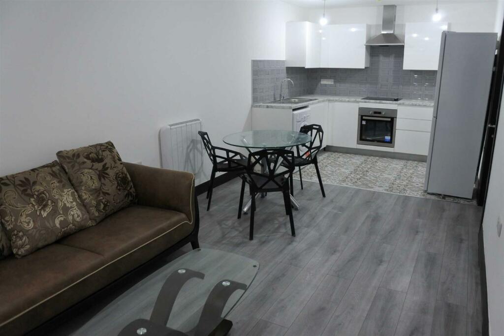Kitchen Lounge