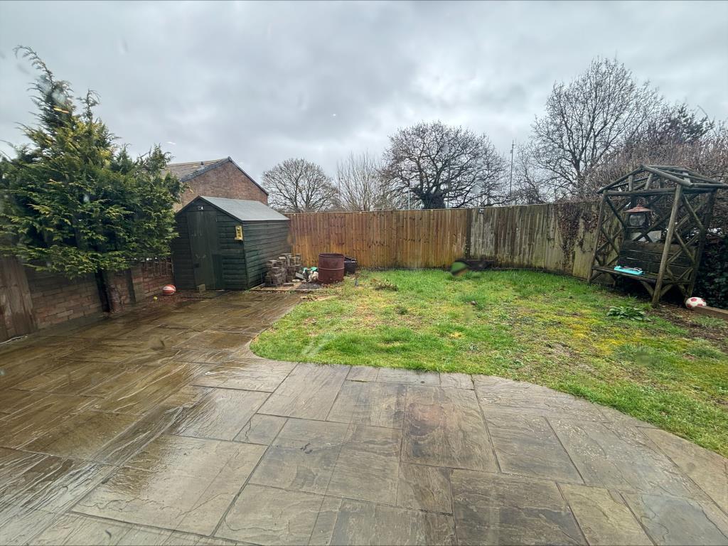 Almond Drive, Caversham, RG4