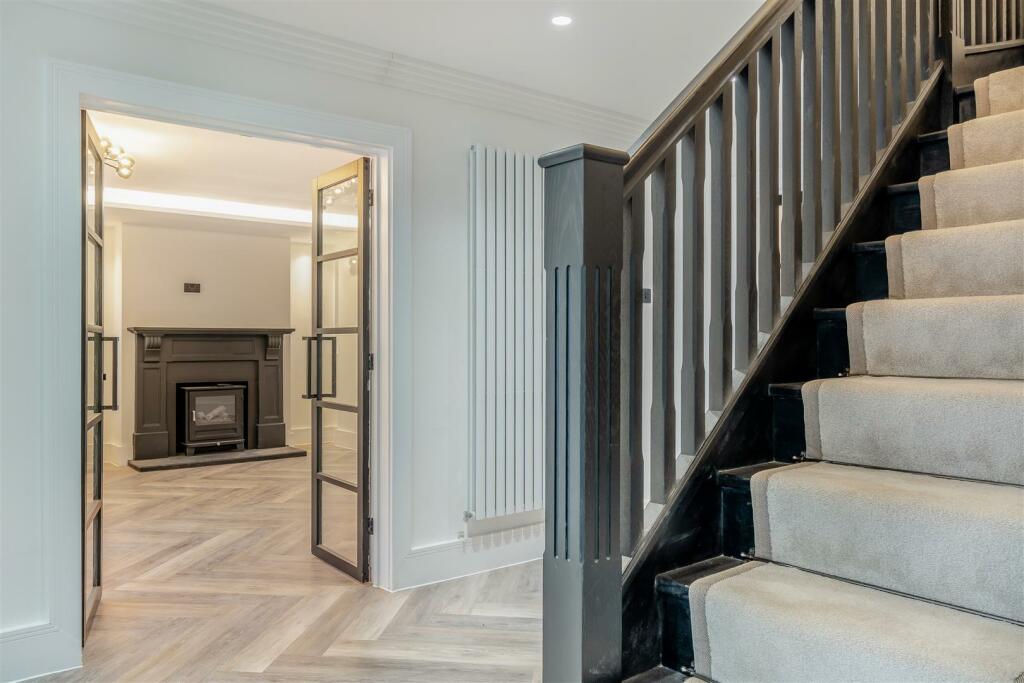 8628166-interior02.jpg