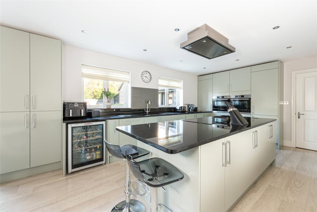 Kitchen/Dining Rm