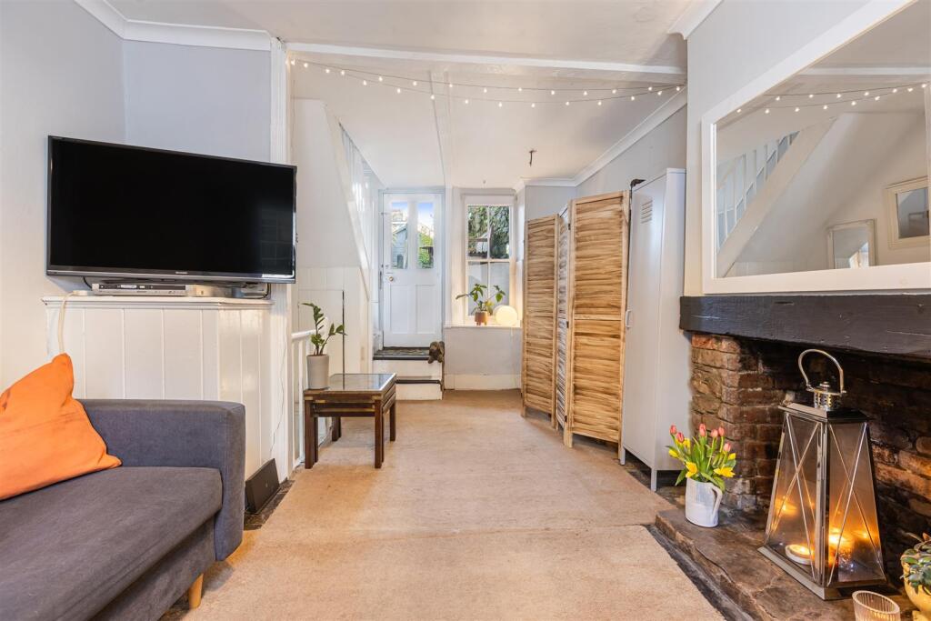 A12 - 37 Crowthers Hill Dartmouth - 250130.jpg