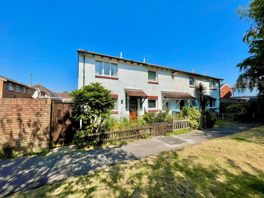 9 Beacon Way Fron...