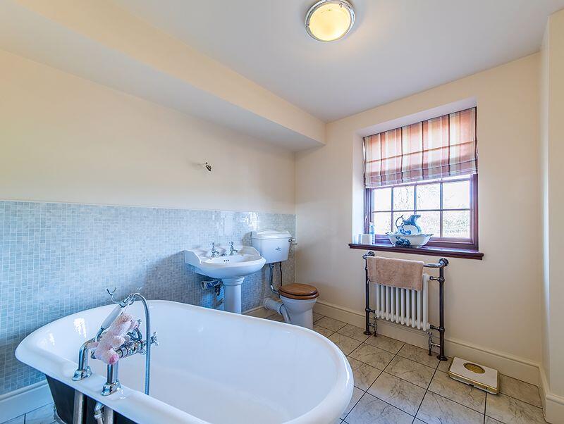 1ST FLOOR BEDROOM 1 EN-SUITE