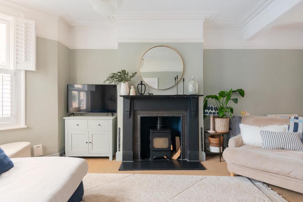 0C2RBN - Living Room A.jpg