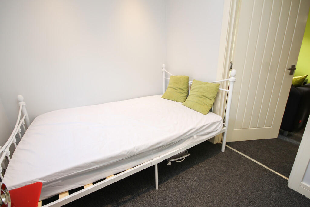 15 Sibbald Small-...