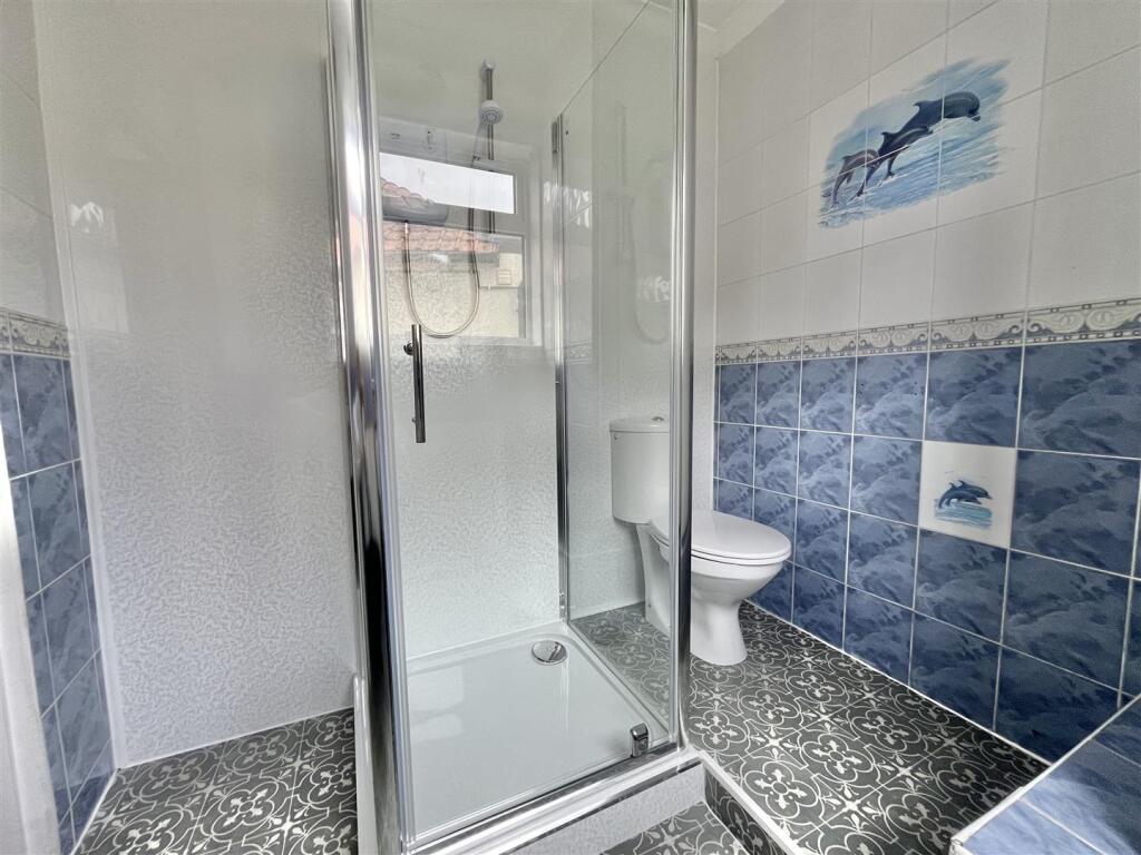 GROUND FLOOR BATHROOM