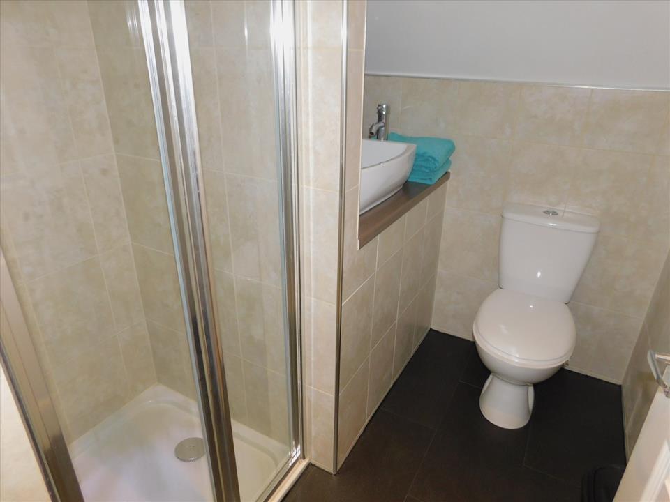 EN SUITE