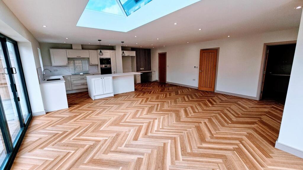 119 Bristol Road Kitchen.jpg