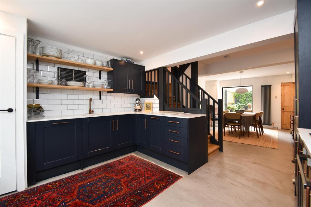Kitchen &amp; open plan living space