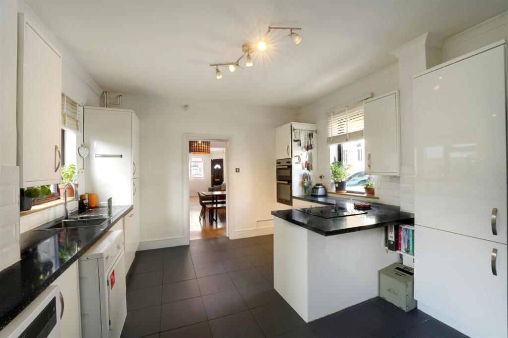 Rochester 62 Stanhope rd  (2).jpg