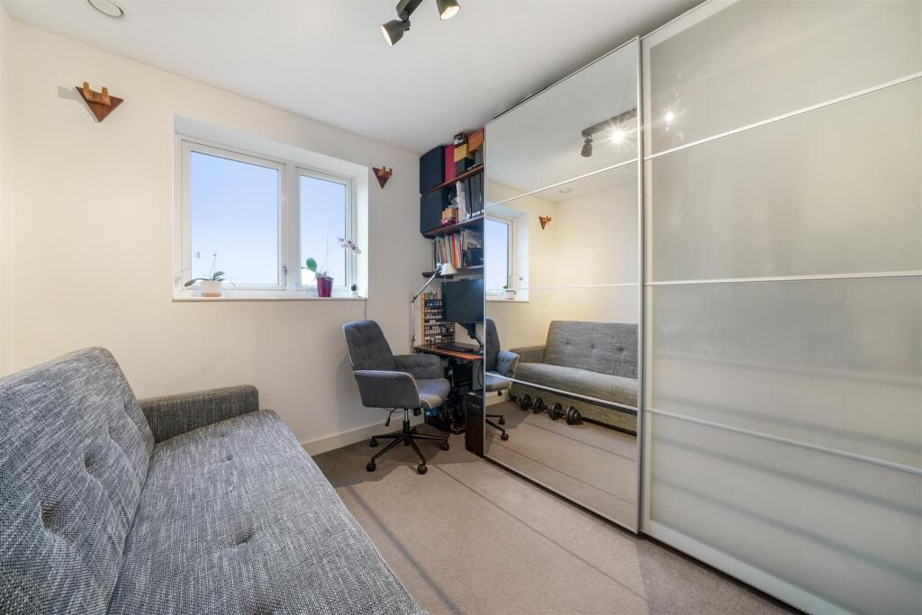 48 Goshawk Court, Ridding Lane - 0JCj4SRJnPjyYSK9m