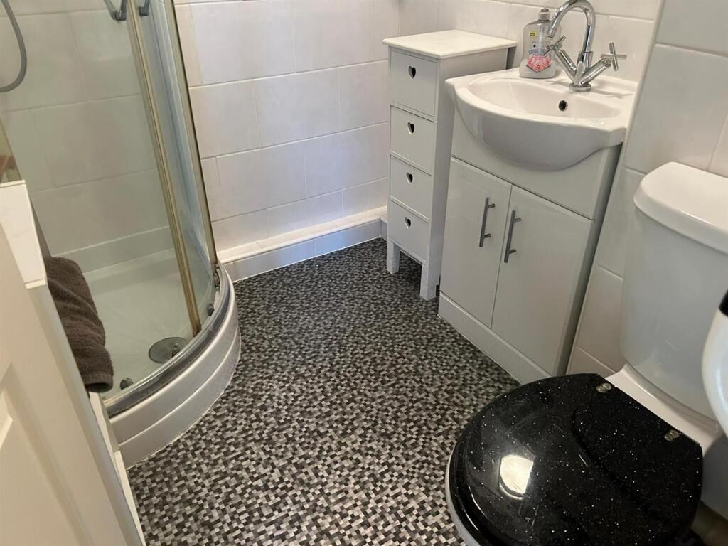 Shower Room / WC: