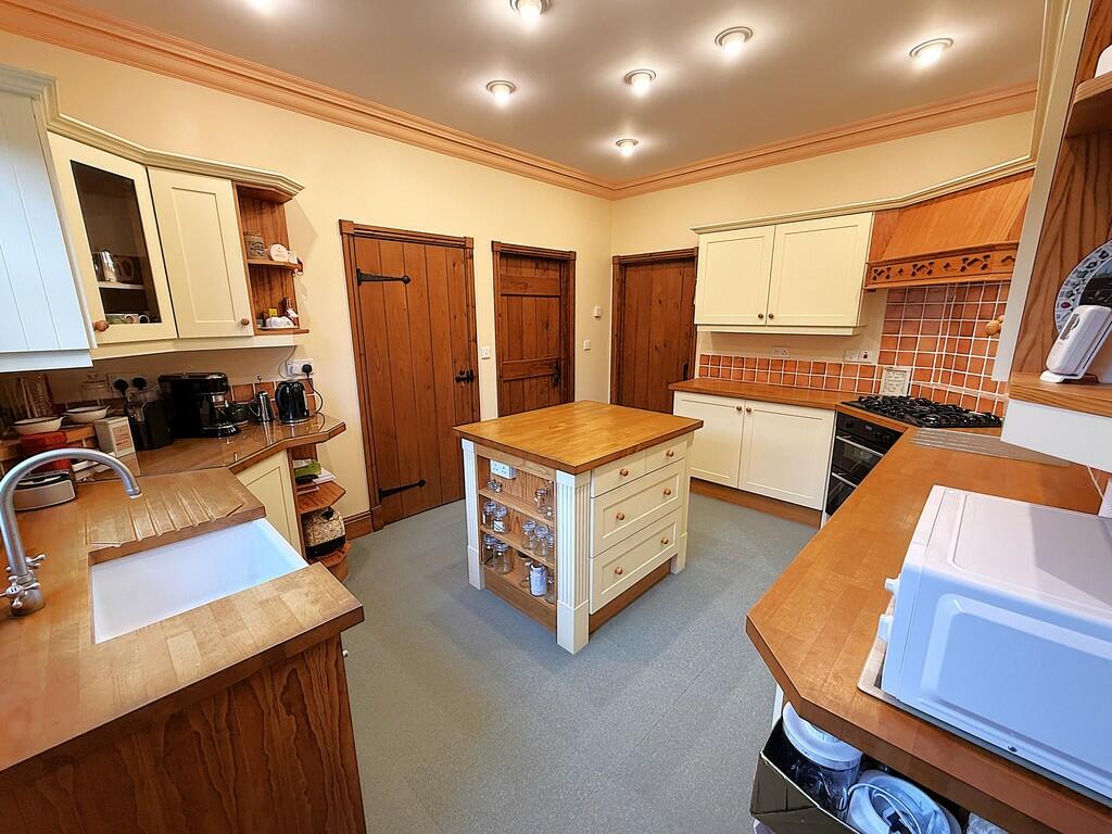 KITCHEN 2