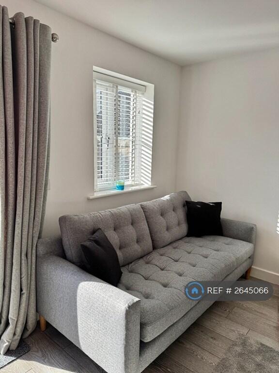 Sofa (Optional)