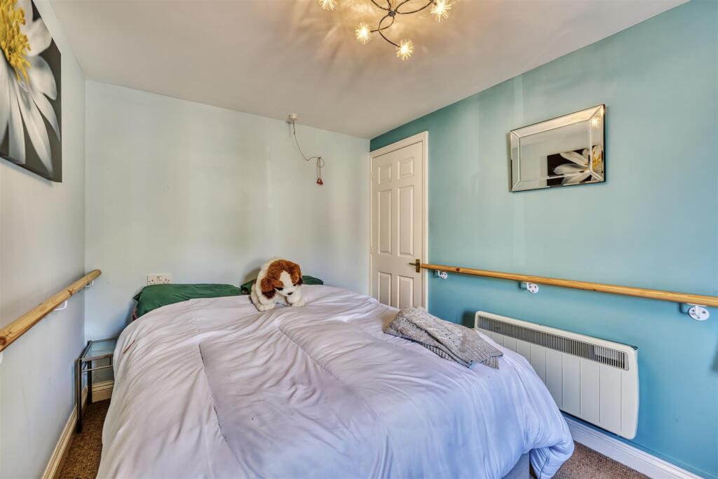 3-5 Medway House Oun