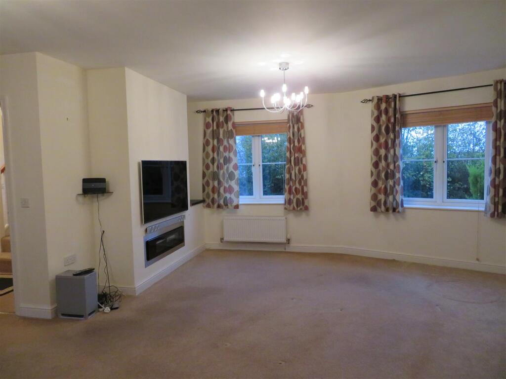 Sitting/Dining Room