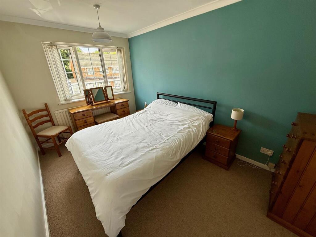 MR46 Bed2.jpg