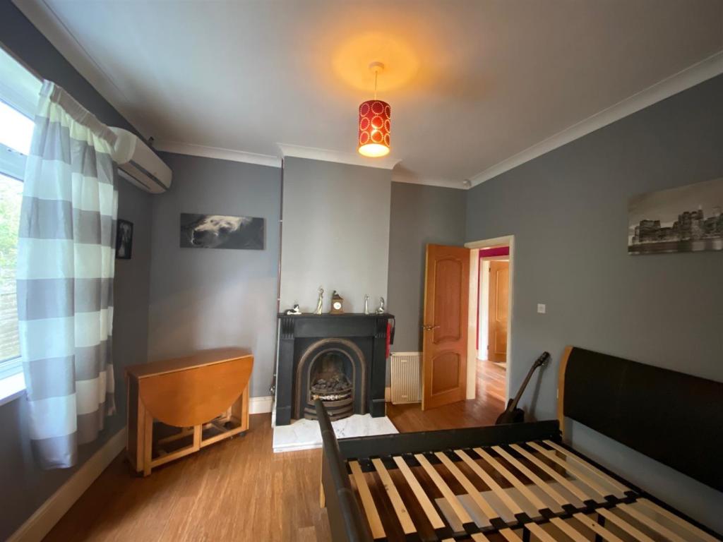 bedroom 3.jpg