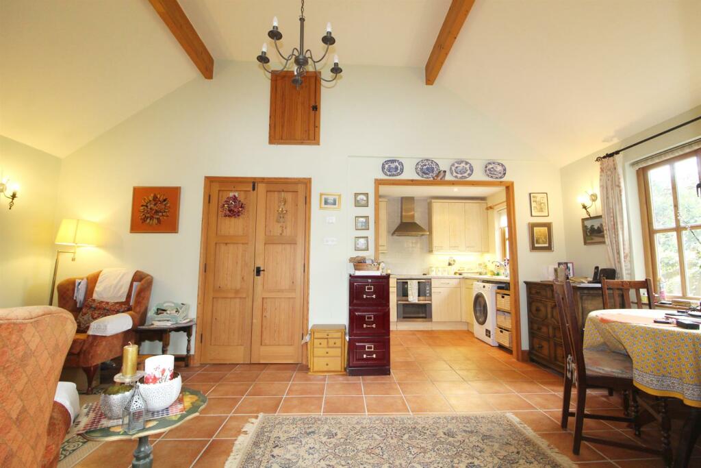 Reception room 3 edit.jpg