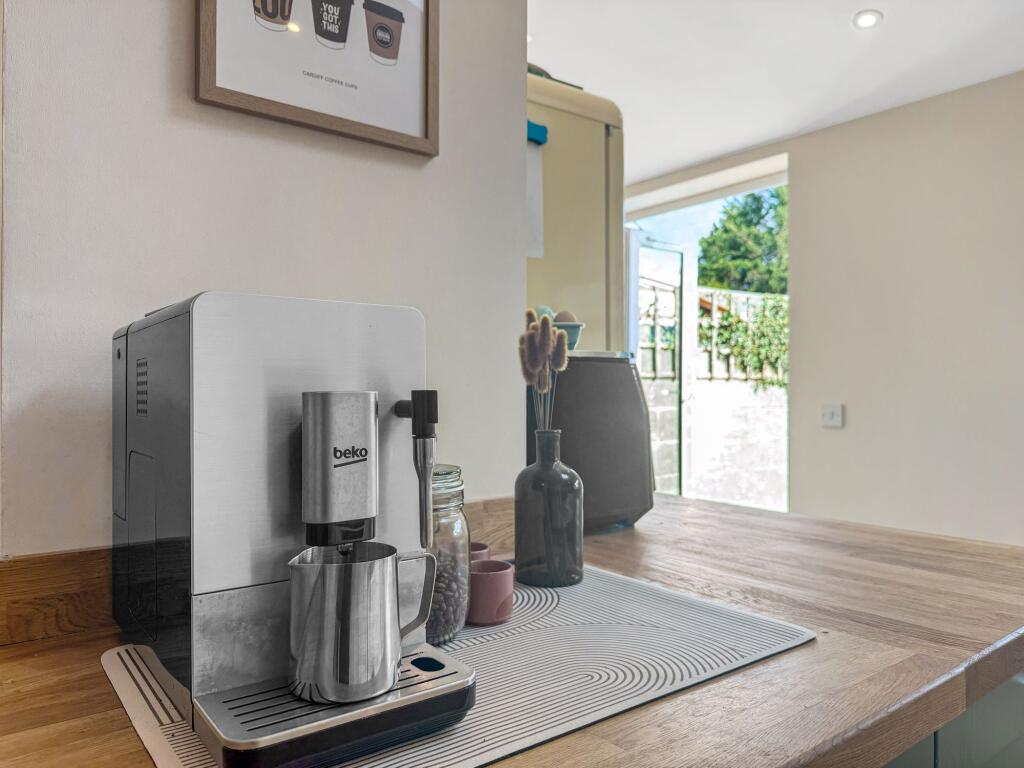 Kitchen/Breakfast Area