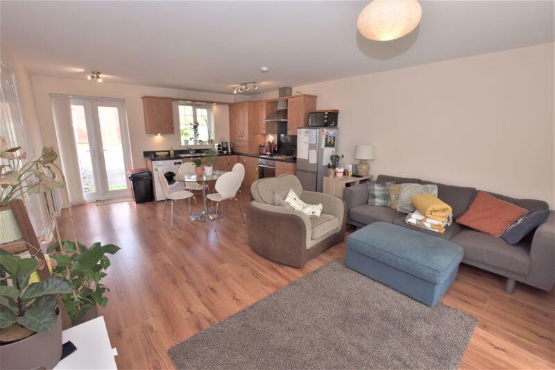 living/dining kitchen