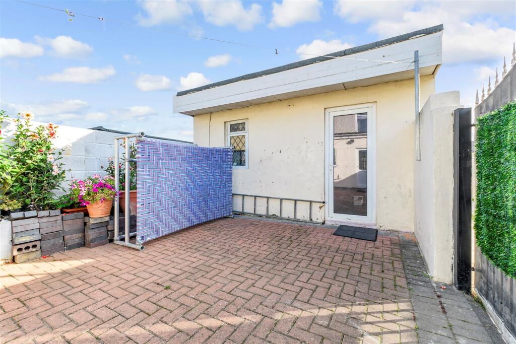 Workshop/Outbuildings