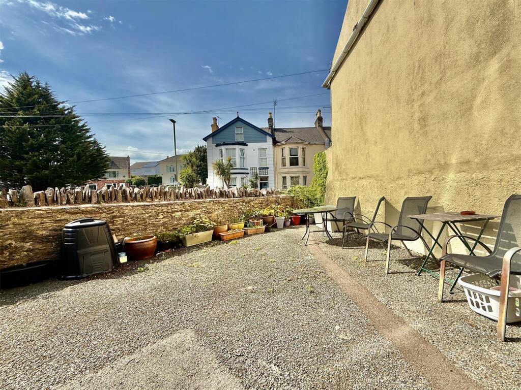 Communal Gardens.jpeg