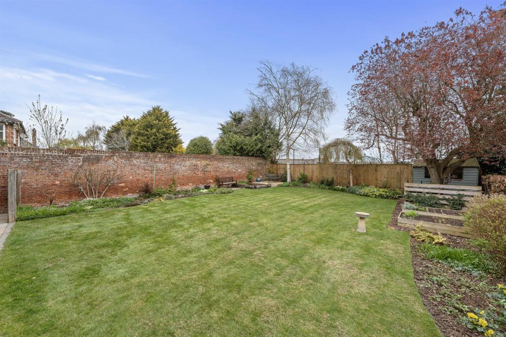 7 Harford Manor Close-06.jpg