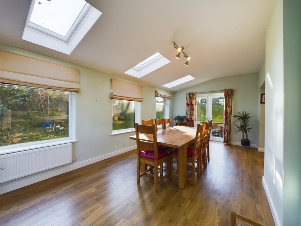 CAM02854G0-PR0306...