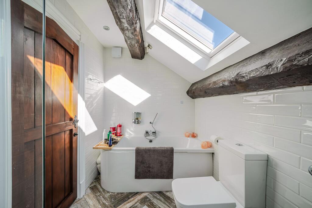 MAIN BATHROOM