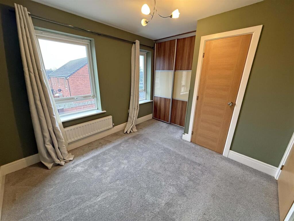 Bedroom 1.jpg