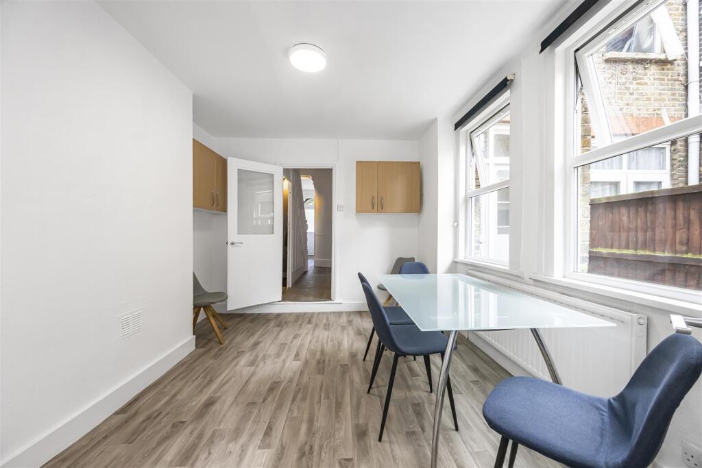 5 Abbots Park Road -015.JPG