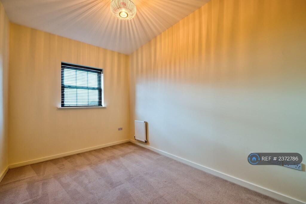 Bedroom 2 (Good Sized Double)