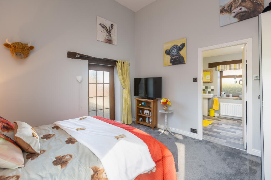 The Hayloft Bedroom 2-1