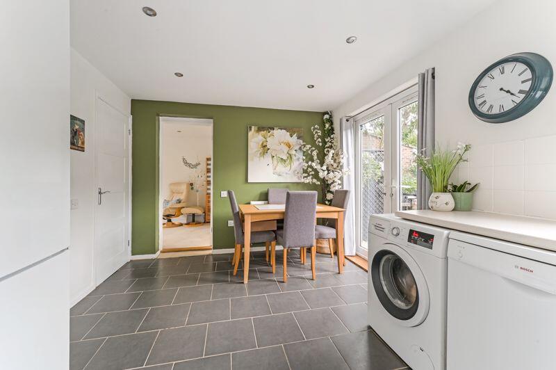 Kitchen/Seating Area