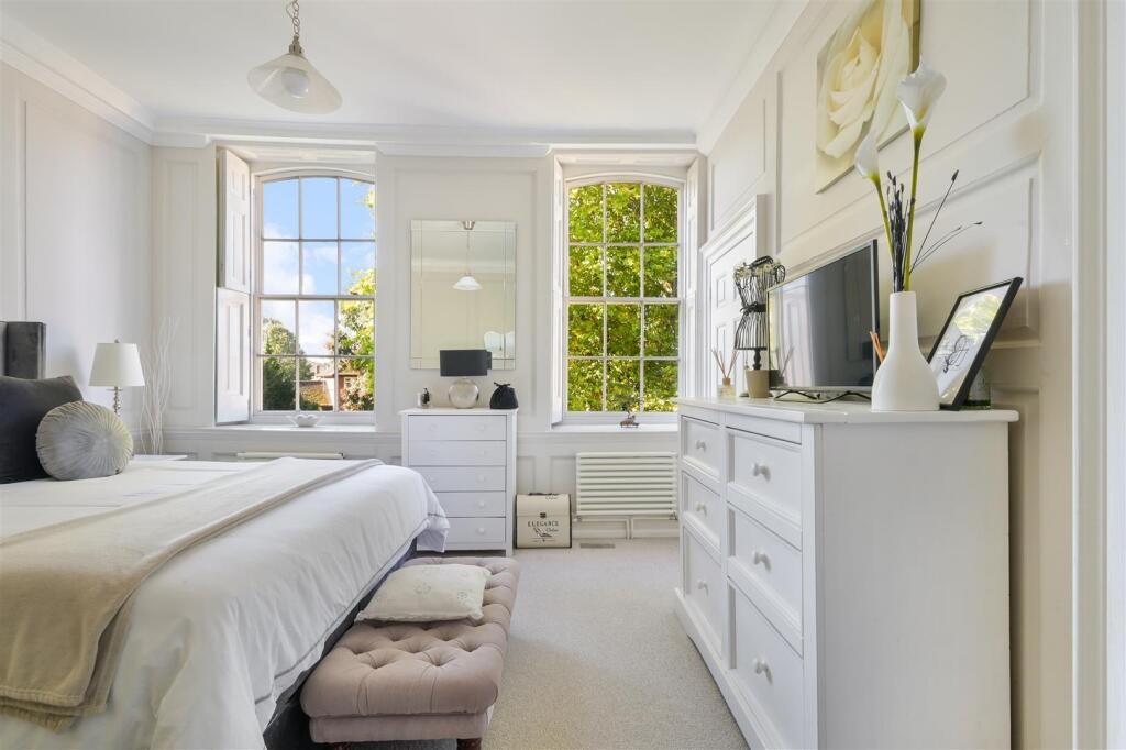 THE CEDARS, FLAT  (2).jpg